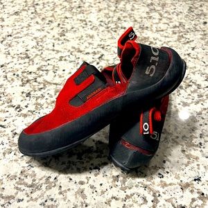 5.10 “Anasazi MoccoAsym” Climbing